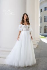 CLEO WITH FATIN SLEEVES