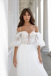 CLEO WITH FATIN SLEEVES