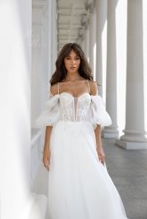 CLEO WITH FATIN SLEEVES