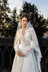 Lorenza с фатой