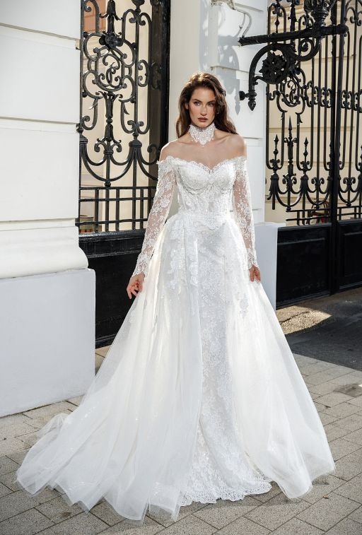 Fabienne с юбкой