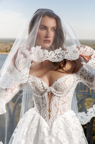 Cheryl  с фатой