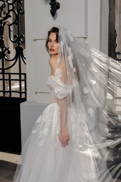 Caroline с фатой